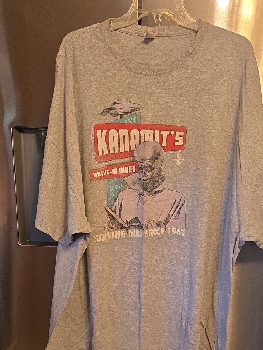 OUTER LIMITS - Men's Gray Graphic  T-Shirt - 'Kanamit's Drive-In Diner'